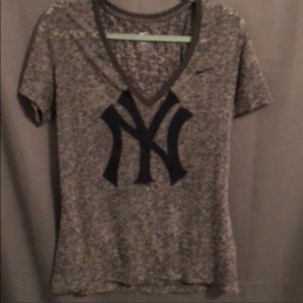 Nike Yankees xl thin shirt